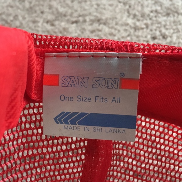 Vintage Minnie’s Cafe & Bar (MI) Trucker Hat - Picture 6 of 6